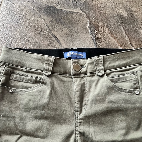 Democracy Khaki Jeans - Picture 2 of 3